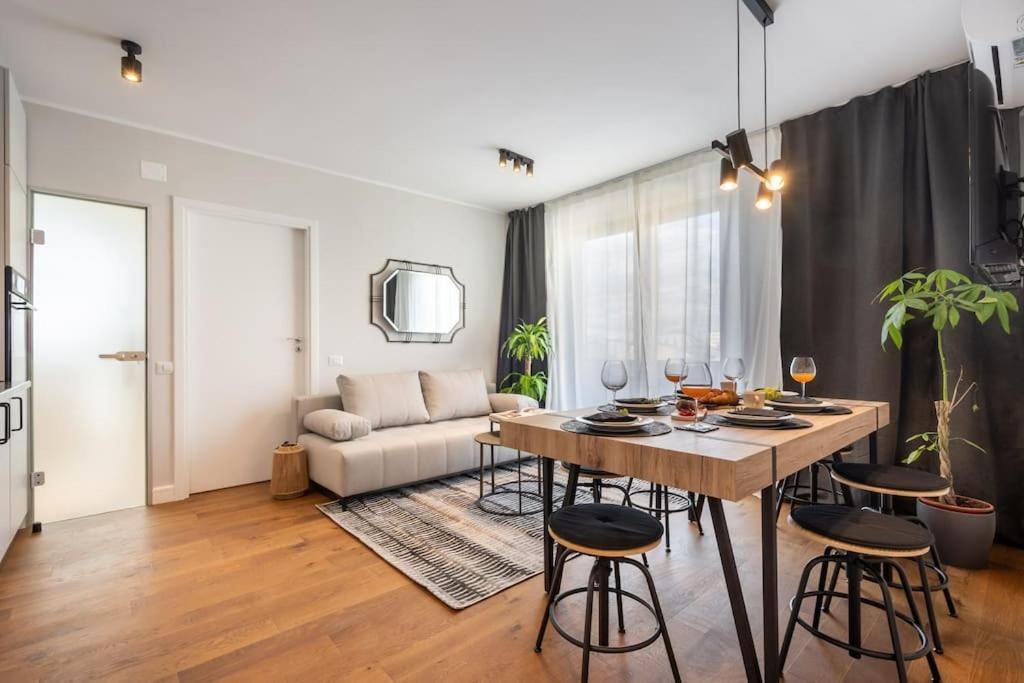 Stunning Views 2Br Midtown Flat - Charming Balcony Διαμέρισμα Βουκουρέστι Εξωτερικό φωτογραφία